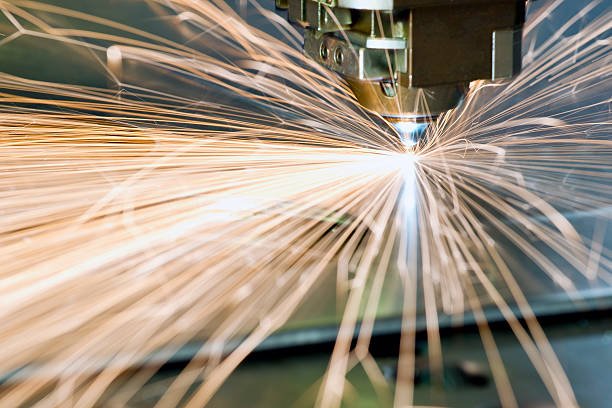 Sécurité et Découpe Laser : Les Meilleures Pratiques pour Travailler le Bois et le Métal